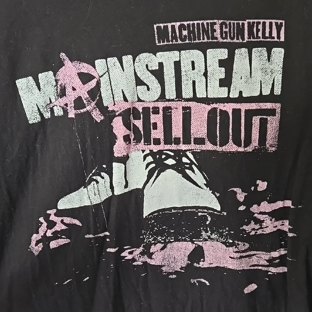 Machine Gun Kelly Black and Pink Short Sleeve Graphic Tee - Picture 4 of 4
